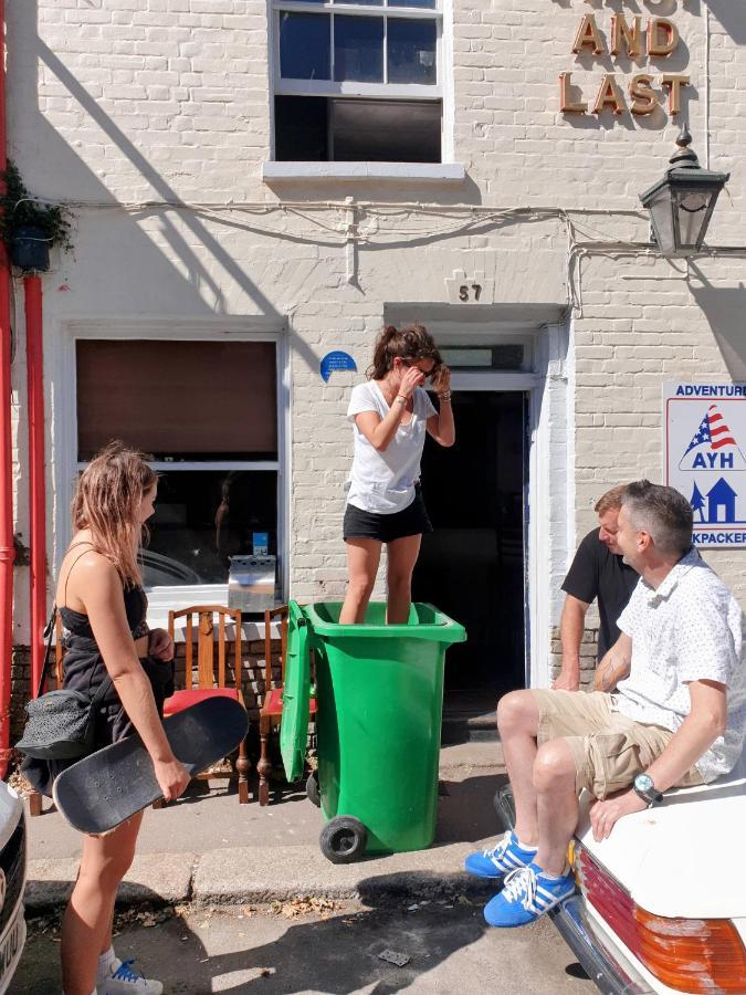 Hostel Adventure Backpackers