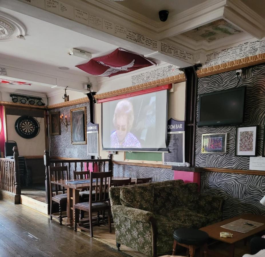 Les Fleurs Hostel Dover