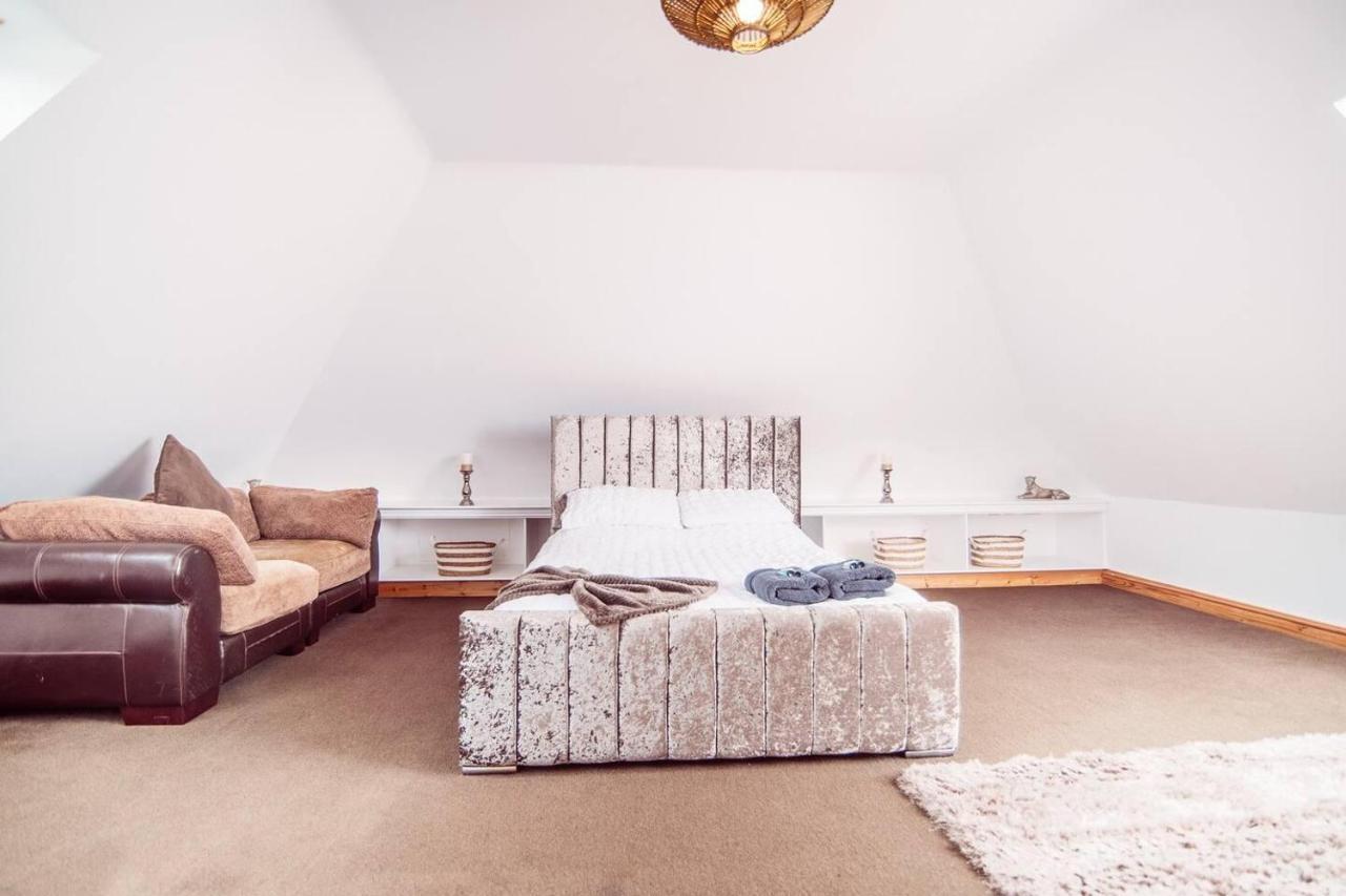 Threeways Retreat With Heated Swimming Pool Dover