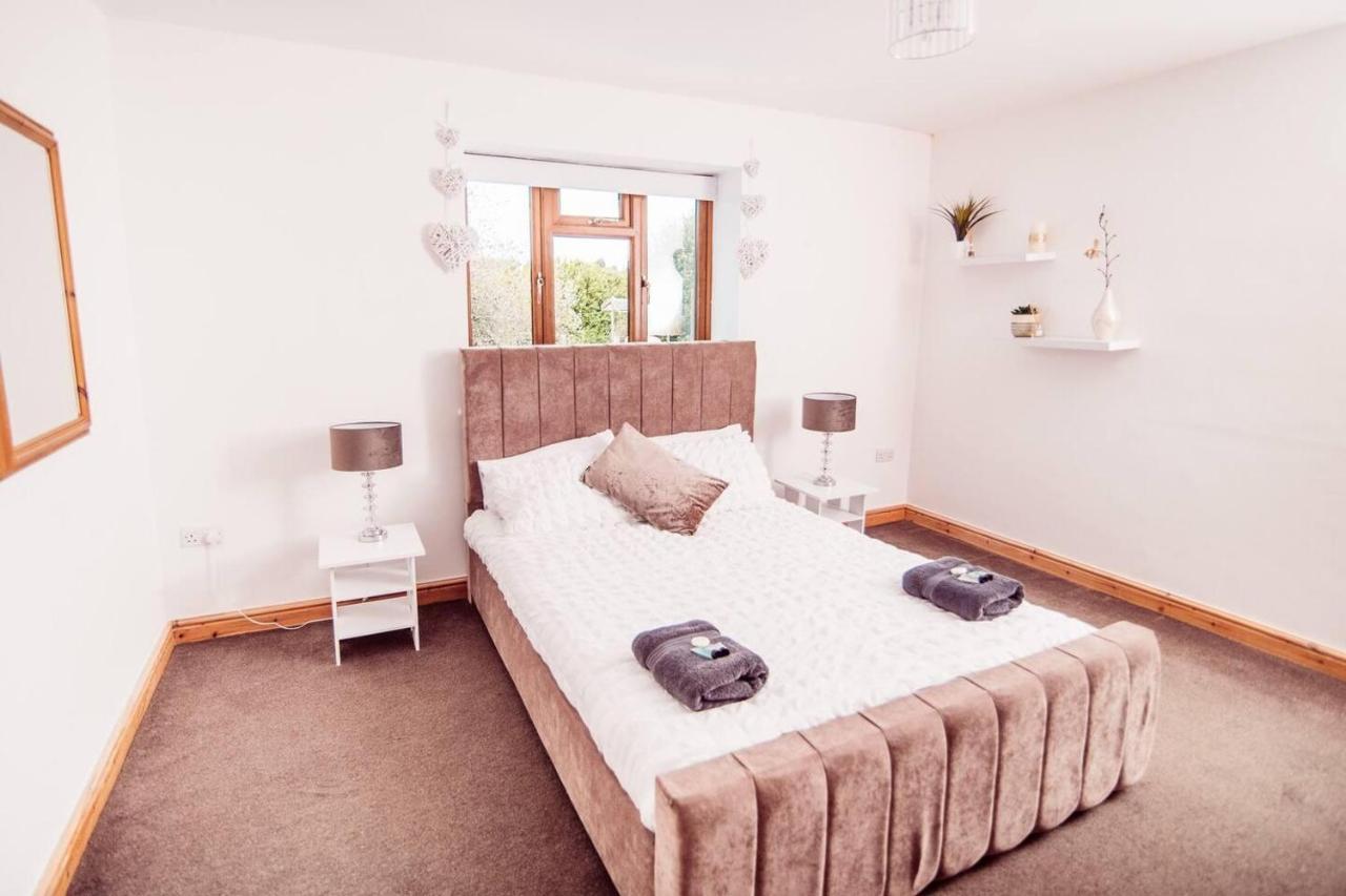 Holiday home Threeways Retreat With Heated Swimming Pool Dover