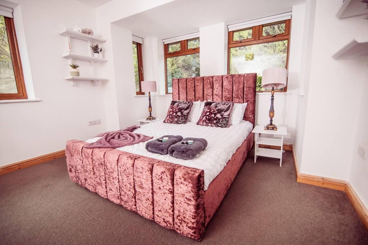 Holiday home Threeways Retreat With Heated Swimming Pool Dover