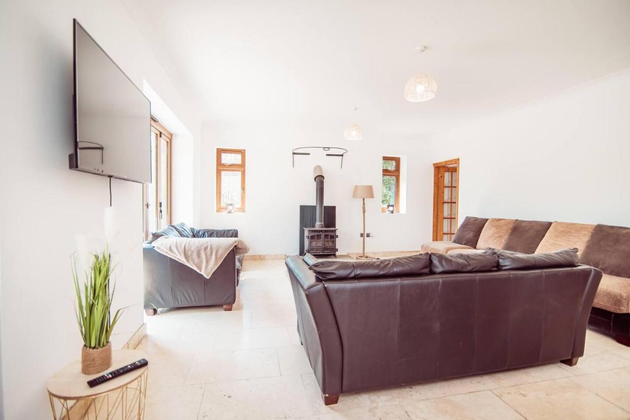 Holiday home Threeways Retreat With Heated Swimming Pool