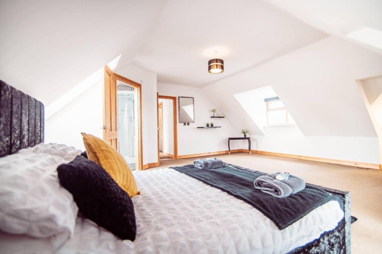 Threeways Retreat With Heated Swimming Pool Holiday home Dover