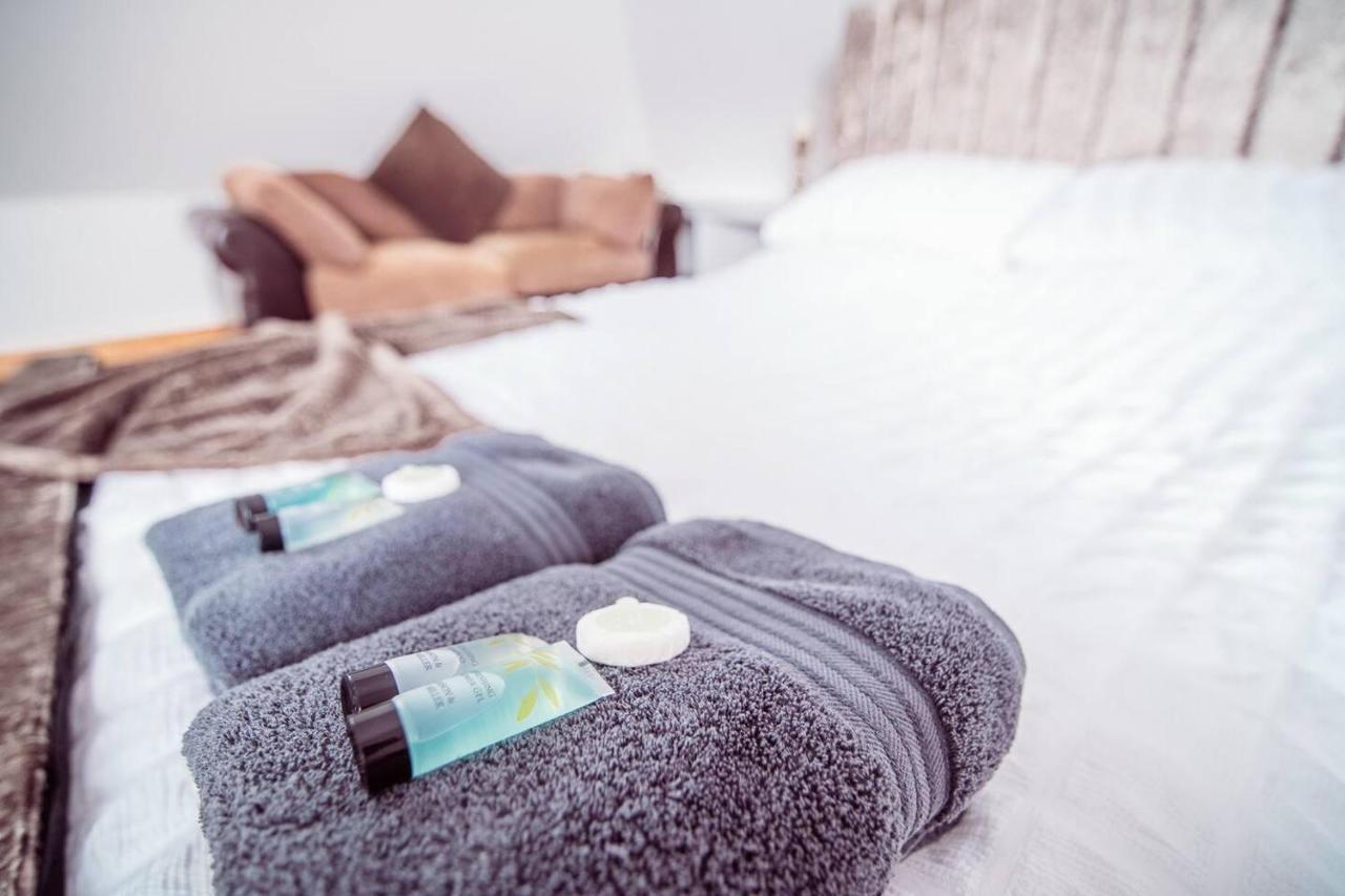 Holiday home Threeways Retreat With Heated Swimming Pool Dover