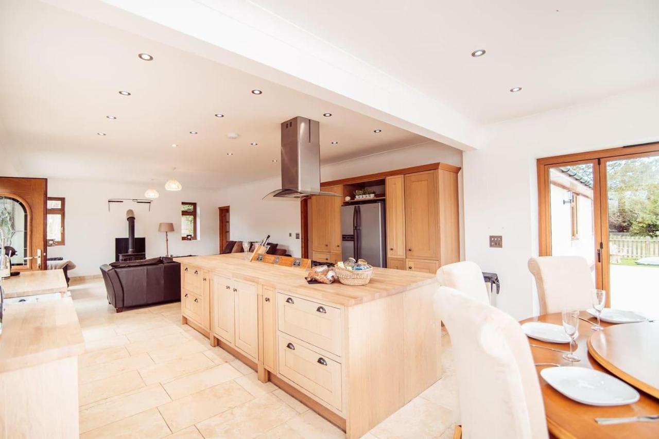 Holiday home Threeways Retreat With Heated Swimming Pool *