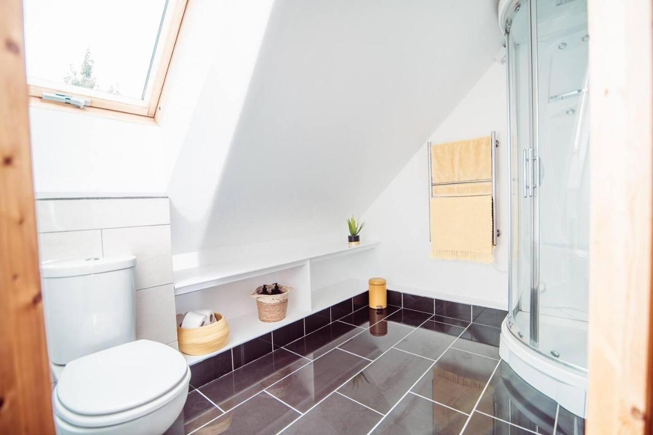 Holiday home Threeways Retreat With Heated Swimming Pool Dover
