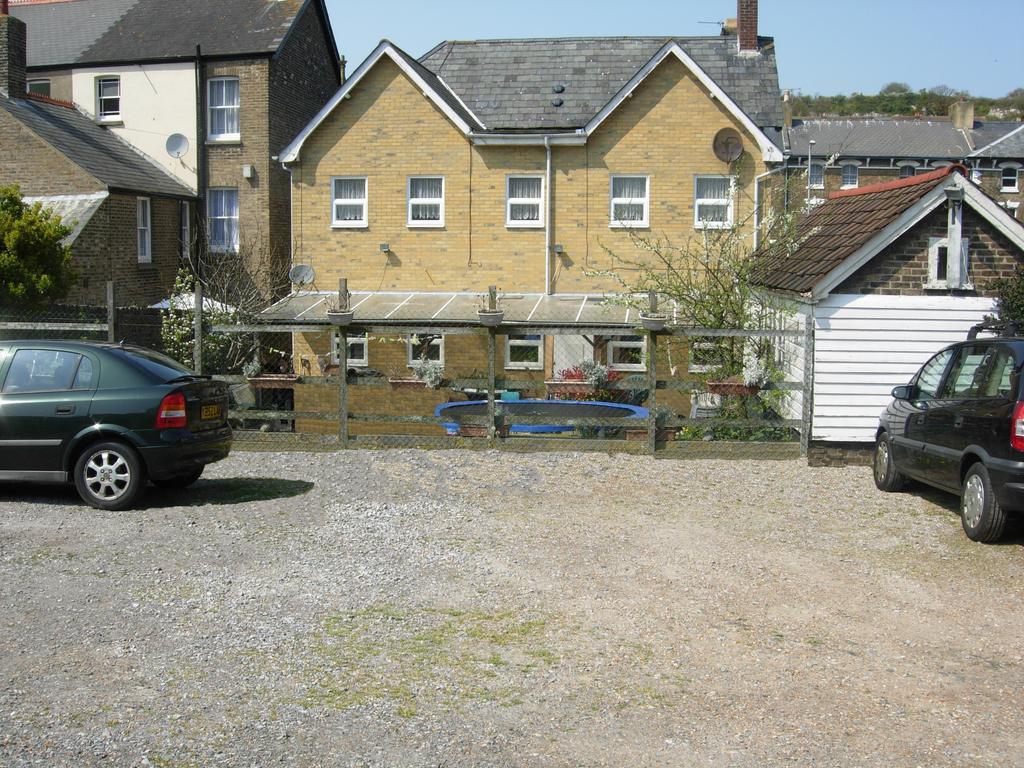 Longfield Guest house