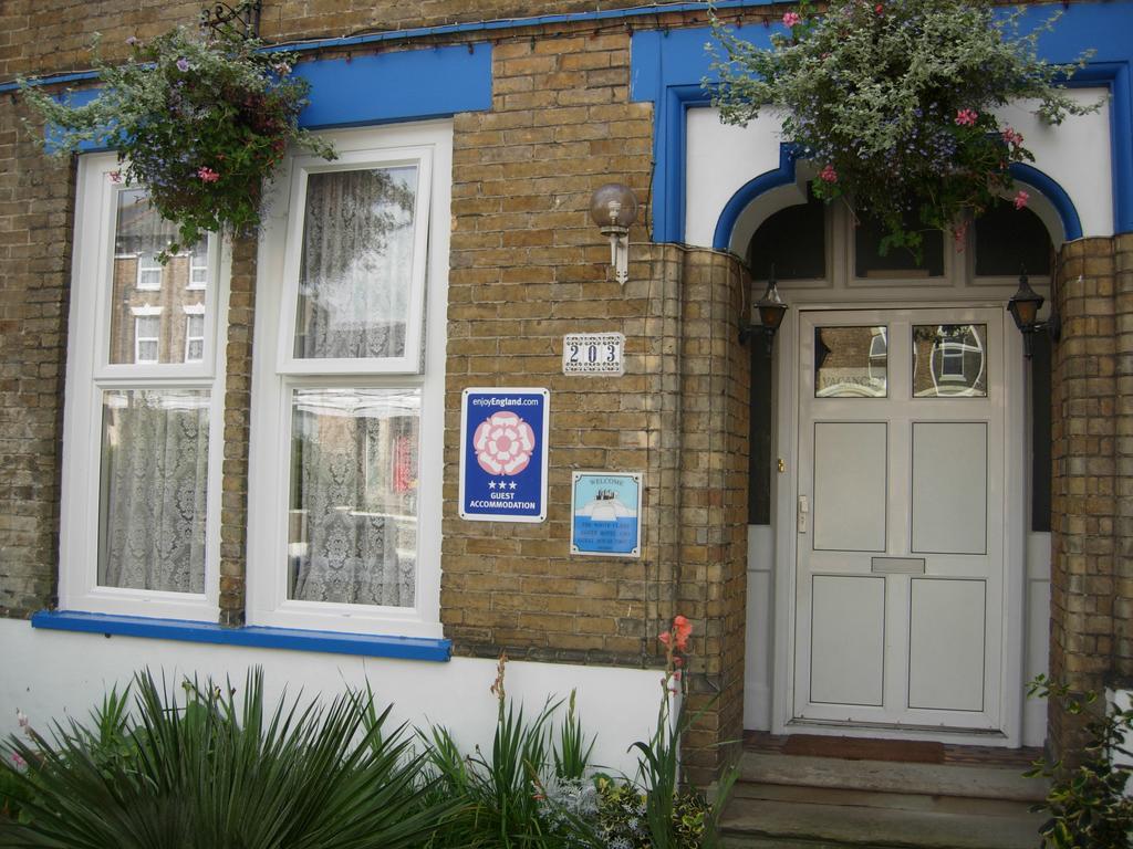 Guest house Longfield 3*