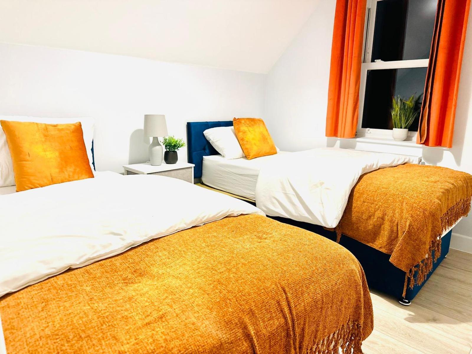 Luxury Apartments, Near Ferry