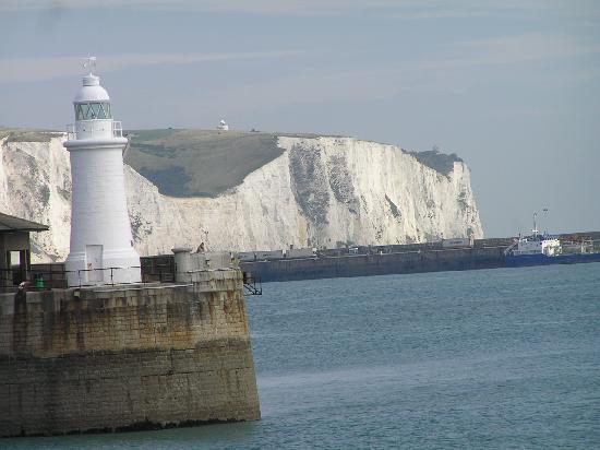 Adventure Backpackers * Dover