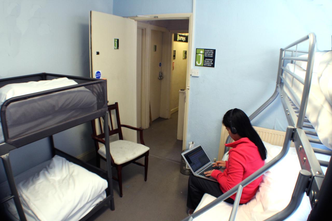Hostel Adventure Backpackers *