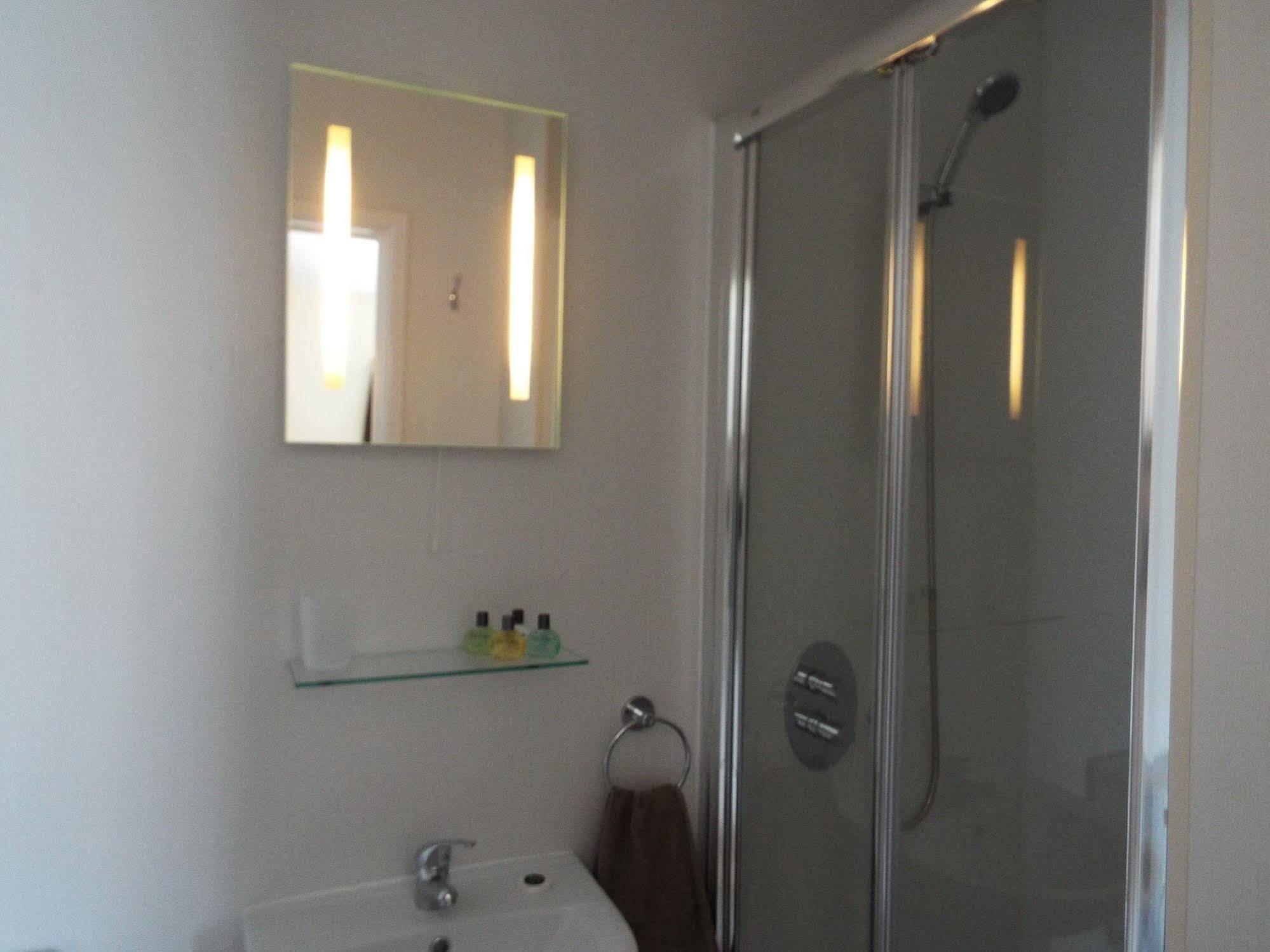 Guston Bed & Breakfast Dover