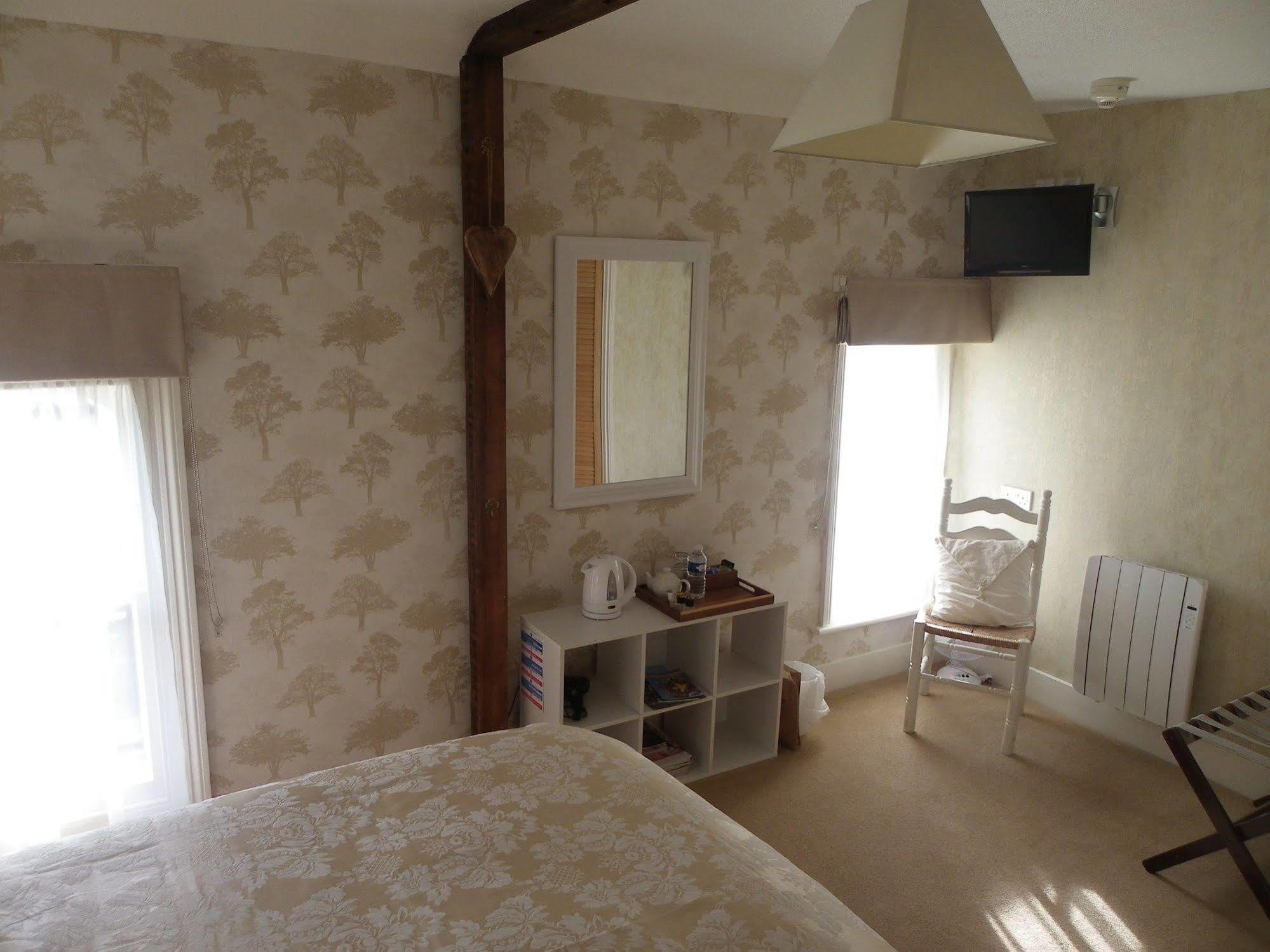 Maison Dieu Guest house 4*